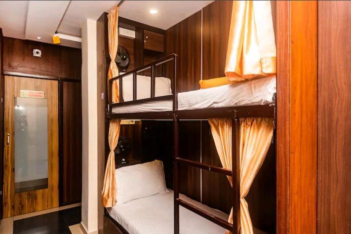Almas Dormitory 24 Hours Aircondition Βομβάη Εξωτερικό φωτογραφία