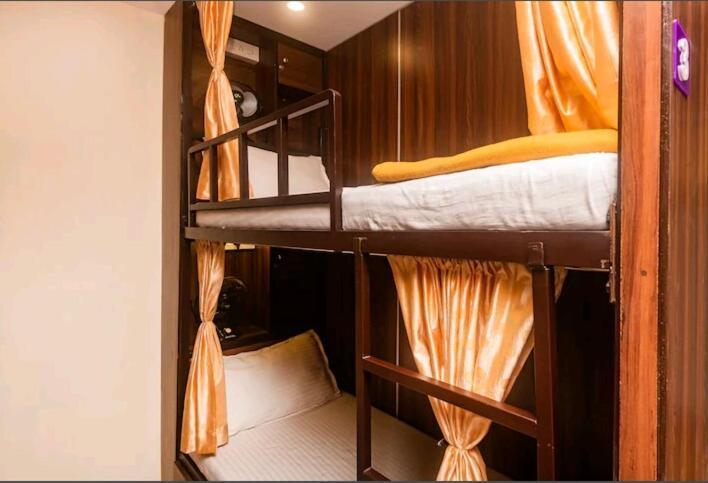 Almas Dormitory 24 Hours Aircondition Βομβάη Εξωτερικό φωτογραφία