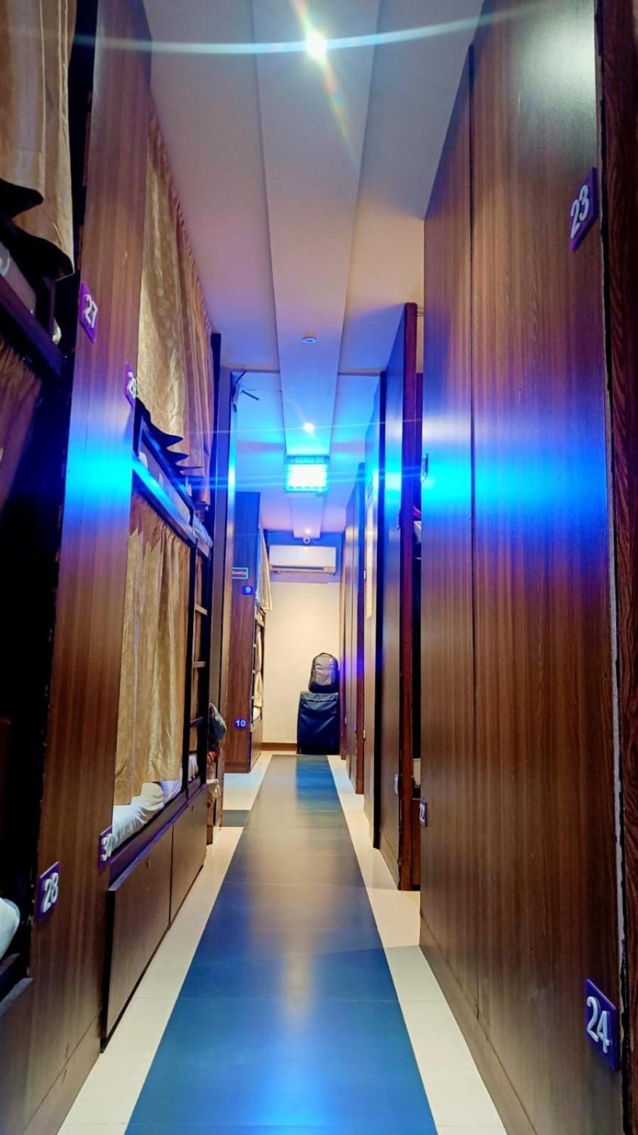 Almas Dormitory 24 Hours Aircondition Βομβάη Εξωτερικό φωτογραφία